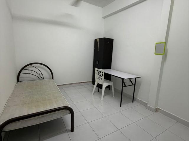 MURAH MURAHSECTION17 PETALING JAYA MIDDLE ROOM FOR RENT