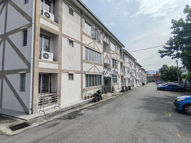 MURAH RENOVATED Townhouse Taman Saga Emas Kajang