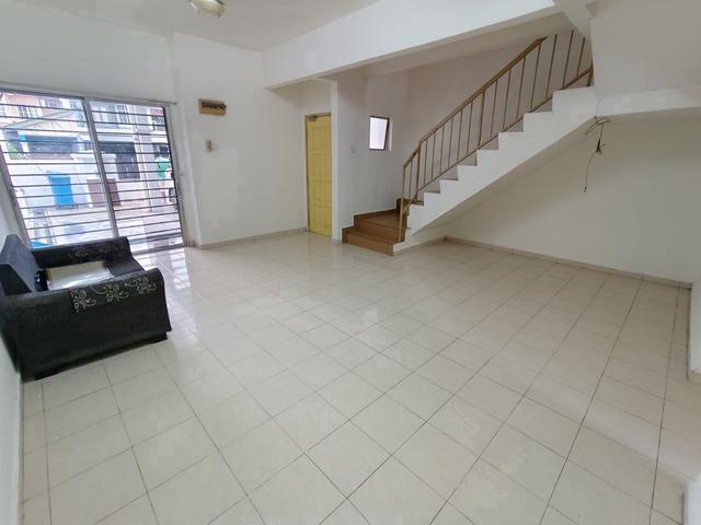 MURAH Rumah Teres 2 Tingkat Jalan Pulau Indah Subang Impian Sek U10