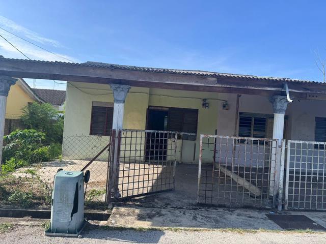 MURAH Rumah SemiD Taman Seriku Kuantan For Sale