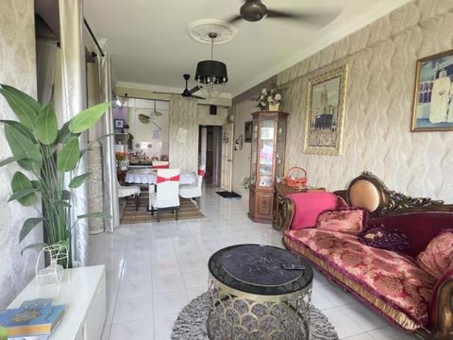 MURAHCANTIK RENOVATED870 sqftAmazing Heights Sungai Udang Klang