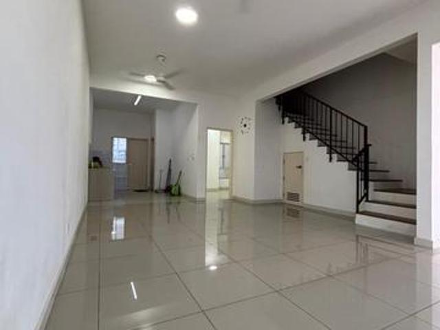 MurahParking 2sty House Garland 1 Kota Emerald Anggun Rawang