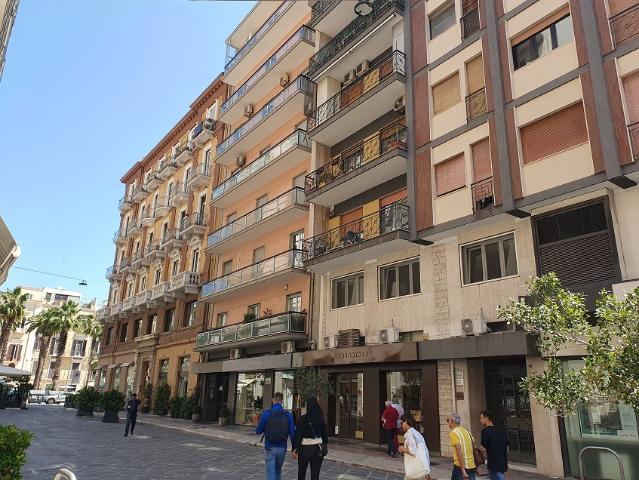 Murat – Via Argiro – Rifinito Trilocale Arredato