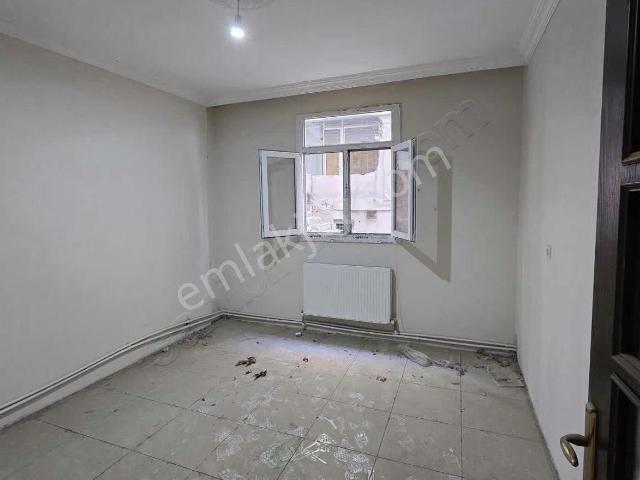 Murat Emlak'tan Park Hastanesi Altı 2+1 Dairemiz Satılıktır