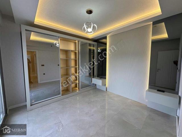 Muratbey Mah. 105m² 2+1 3 Katlı Havuzlu Site Ultra Lüx Arakat