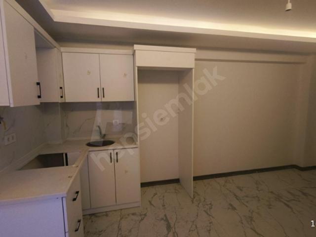 Muratbey Mahallesi'nde Kiralık Yüksek Giriş 1+1 Daire