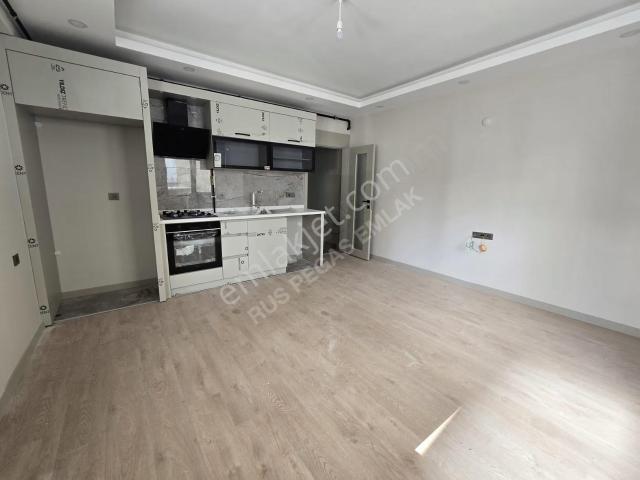 Muratpaşa Varlık Mh 2+1 Kiralık Daire