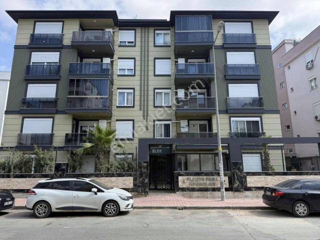 Muratpaşada Yerden Isıtma havuz k.otopark 1+1 Satılık Daire