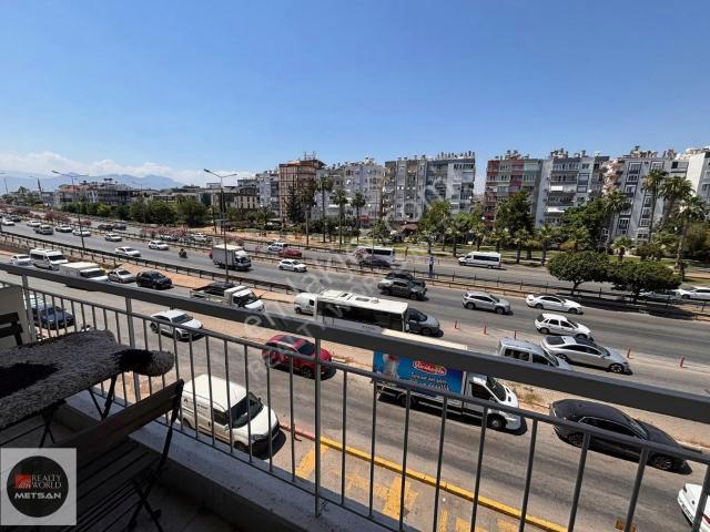 Muratpaşa'da Çallı Meydan Tıp Yanı Eşyalı 3+1 Kıralık Daire