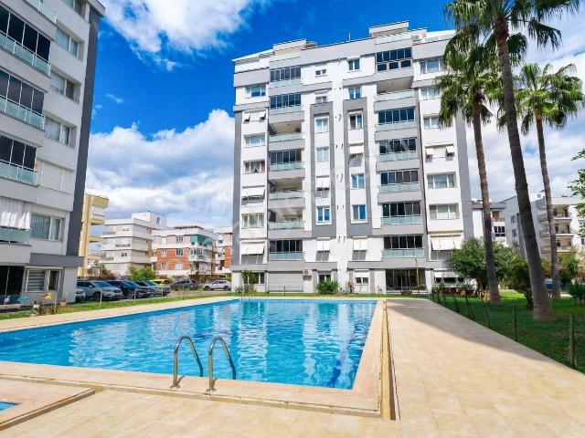 Muratpaşada Güvenlikli Havuzlu Sitede 3+1 Satılık Daire