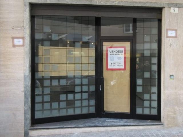 MURI di NEGOZIO in viale Misurata Rimini