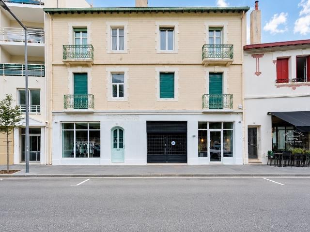 Murs Commerciaux Occups Emplacement Stratgique 120m² Biarritz