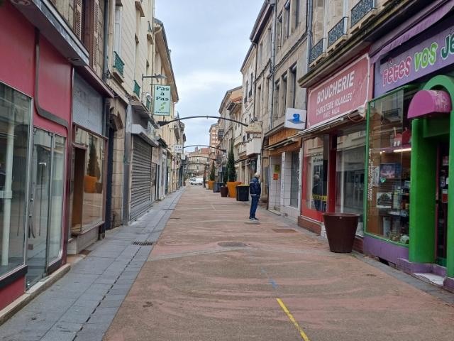 MURS COMMERCIAUX à FIRMINY