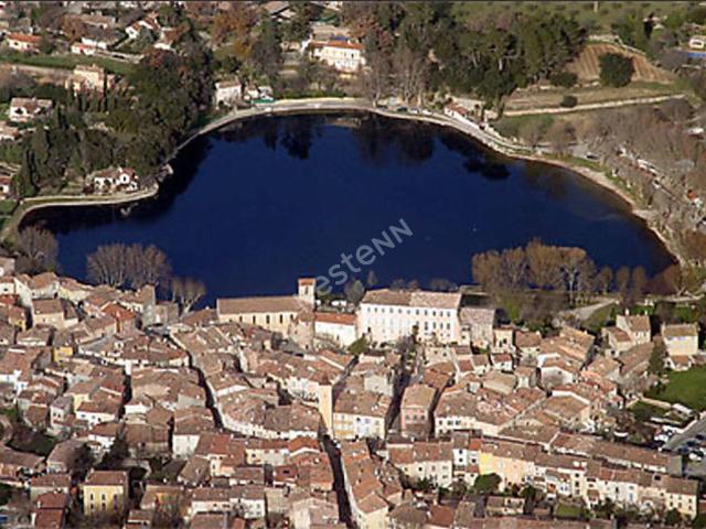 Murs commerciaux à vendre ! Besse sur Issole ! Bail en cours 266m² Besse sur Issole
