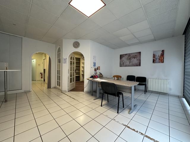 Murs commerciaux bureaux 85m2 en centre ville