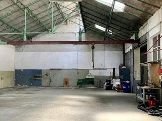 Murs Commerciaux Libres 402 m² Lyon 8