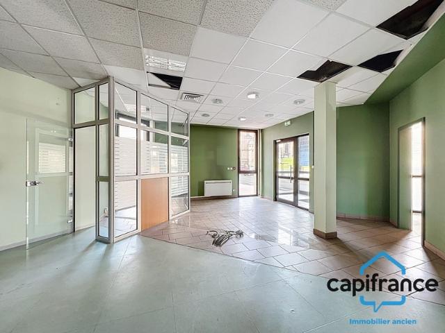 Murs commerciaux 240 m² + sous sol – centre ville de Bitche 57230