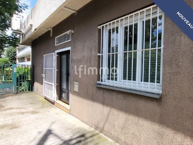 Murs commerciaux 67m² en rez de chaussé