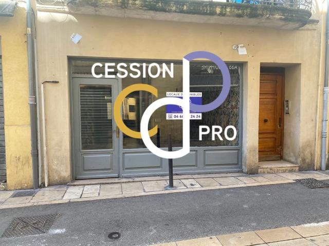 Murs Commerciaux 72 M² En Rdc A Vendre Au Centre Ville De Nî. 72m² Nîmes