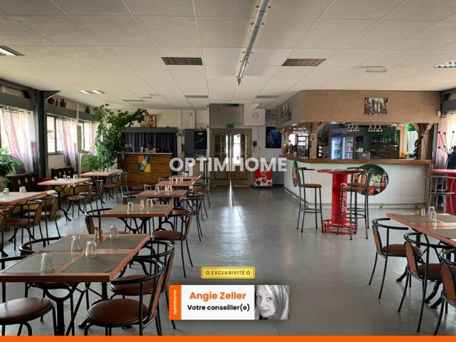Murs et fonds de commerce restaurant salle de spectacle appartement type 3 atelier/garage 450 m² Saint Pierre