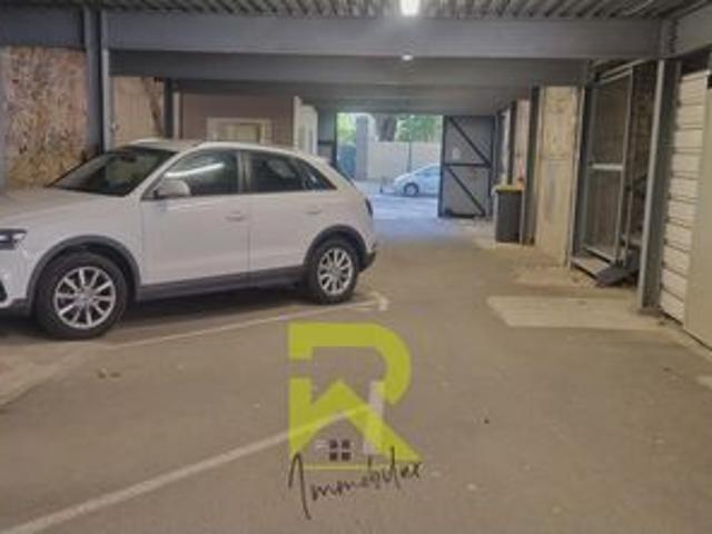 Murs et fonds local d'activités