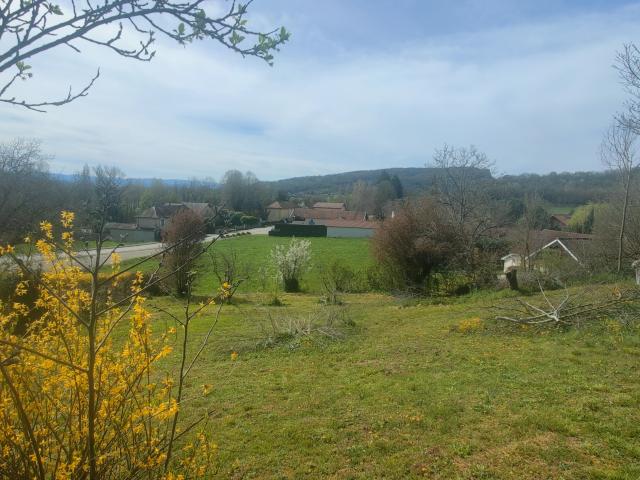 Murs et Gélignieux Terrain constructible hors lotissement