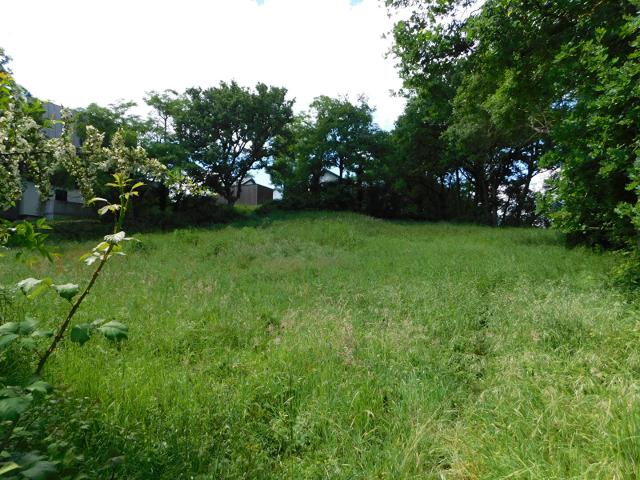 MURS ERIGNE Terrain constructible d'environ 1600 m2
