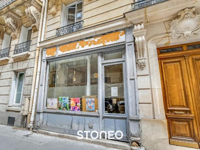 Murs libres d'un local commercial à deux pas du métro Alésia et des commerces