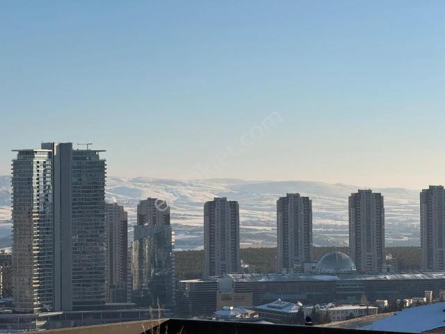 Mürsel Uluçta Cadde Üstü, Şehir Manzaralı Satılık 5+1 Daire