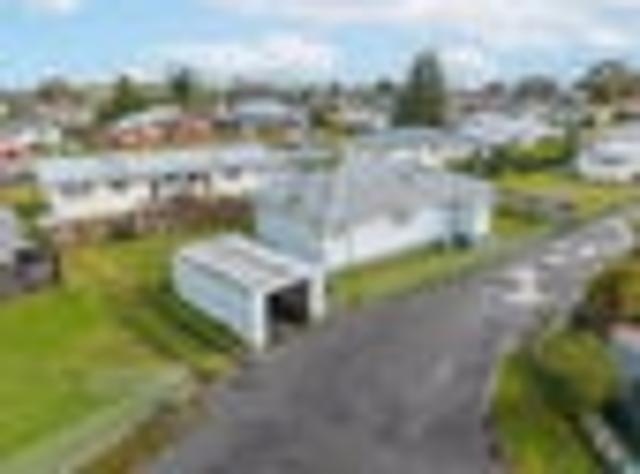 Must be sold! 5 Houses 1 Title