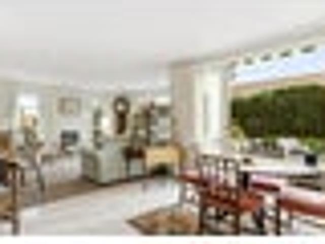 Must Be Sold. Lakefront Lifestyle in Minutes