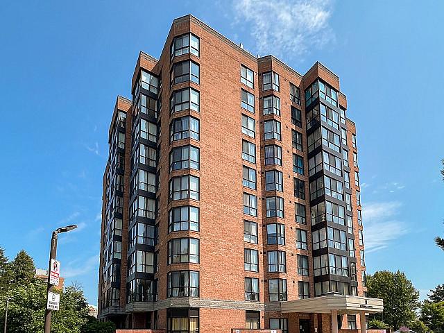 Must See! 2+1 Bedroom, 2 Bathroom Condo In Scarborough