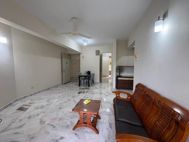 Must view renovated with lift corner unit move in condition