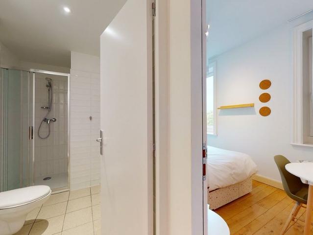 Mustang — Chambre Privée 16