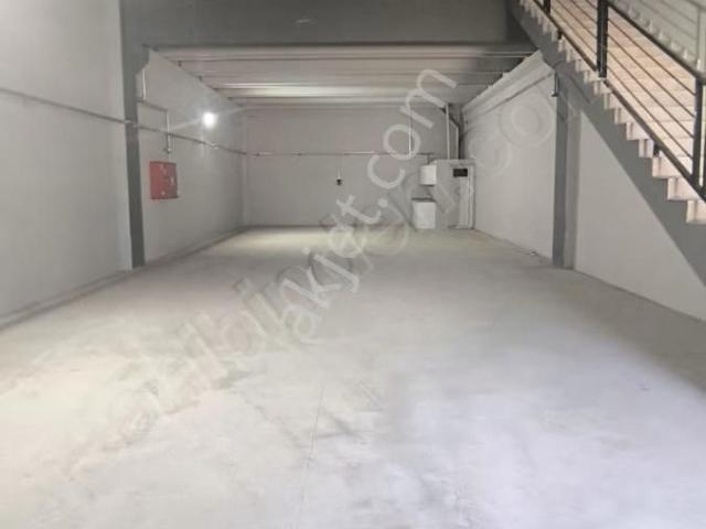 Mustafa Başyiğit Emlak'tan Sanayide Kiralık 250m2 Dükkan