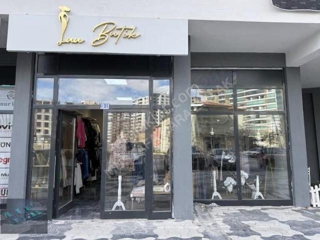 Mustafa Kara'dan Maliyetine Devren Satılık Butik Mağaza !