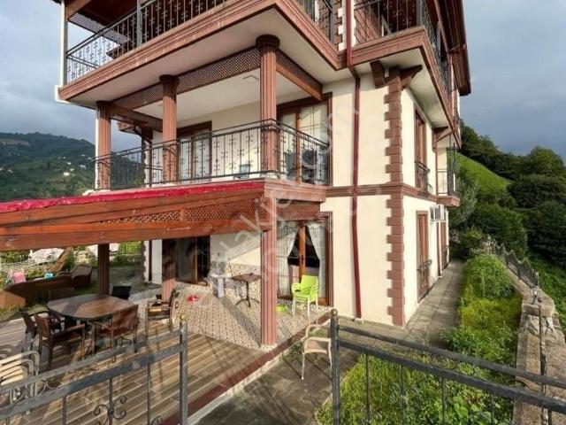 Müstakil Villa Doğayla İç İçe