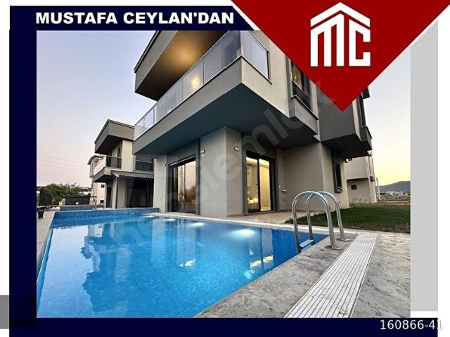 Müstakil Arsa İçinde Müstakil Havuzlu 3+1 Villa yerden ısıtmalı 300m2 arsa içinde