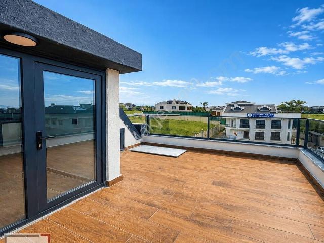 Müstakil Havuzlu 5+2 Sıfır Villa nuev