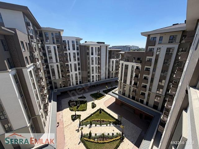 MÜSİAD ATAKÖY E5 ÜZERİ 2+1 85m2 Sıfır İşyeri