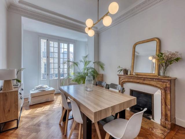 MUSICIENS – ÉLÉGANT APPARTEMENT BOURGEOIS 4/5 PIÈCES DE 106 M²
