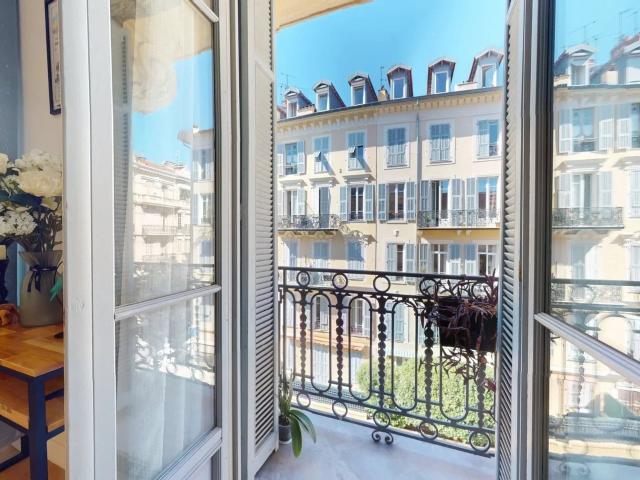 Musiciens — Immeuble rénové de style Belle Époque, deux balc. 65m² Nice