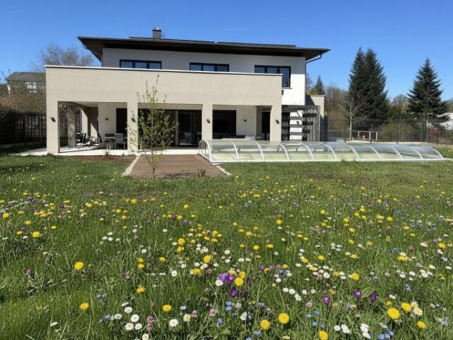 MUSIK, NATUR und LUXUS | Traumvilla mit Vielzweck Tonstudio | großzügiger Außenbereich mit Pool | Photovoltaik | Smart Home System | Naturpanorama