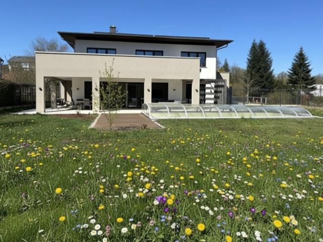MUSIK, NATUR und LUXUS | Traumvilla mit Vielzweck Tonstudio | großzügiger Außenbereich mit Pool | Photovoltaik | Smart Home System | Naturpanorama