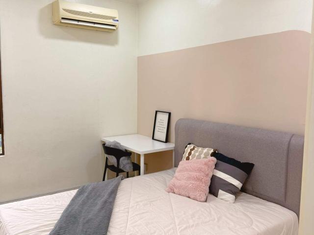 Muslim Male Preferred Large Middle Room @ Royal Domain | Near Mont Kiara