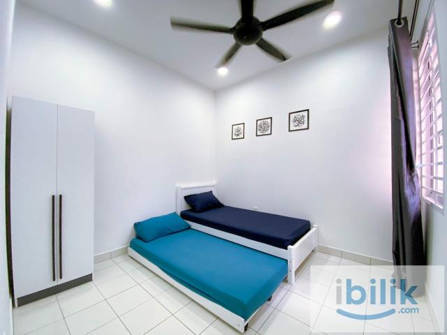 Muslimah only sharing room at bandar serenia