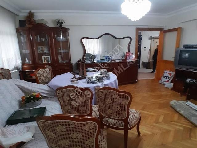 Müslüm Emlaktan Avcılar Hükümet Konağına Yakın 2+1 Satılık Daire