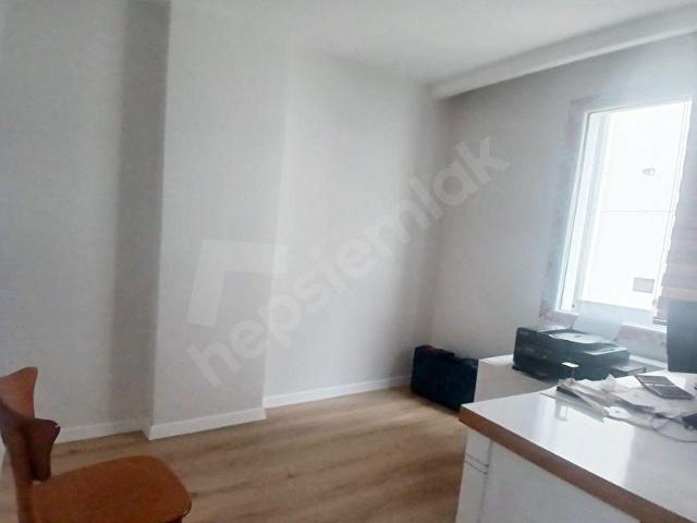 MÜSLÜM EMLAKTAN MERKEZDE 2+1 EBEVEYN BANYOLU SIFIR DAİRE
