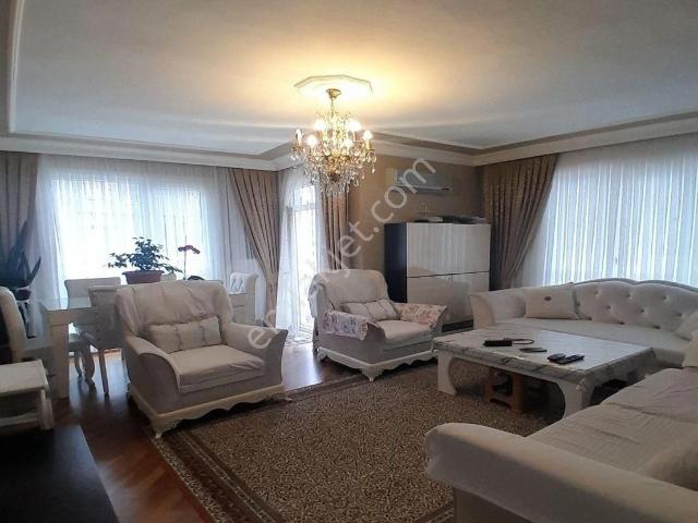 Müslüm Emlaktan Merkezde 4+2 Asansörlü Geniş Aileye Uygun Dublex