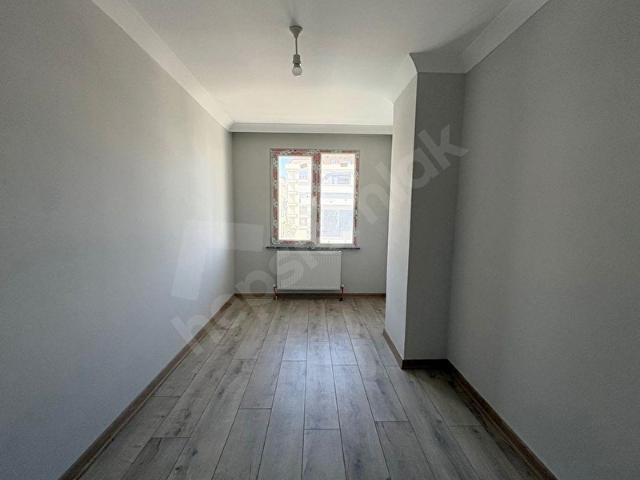 MÜSLÜM EMLAKTAN MERKEZDE 4+2 KAPALI OTOPARKLI SIFIR DUBLEX